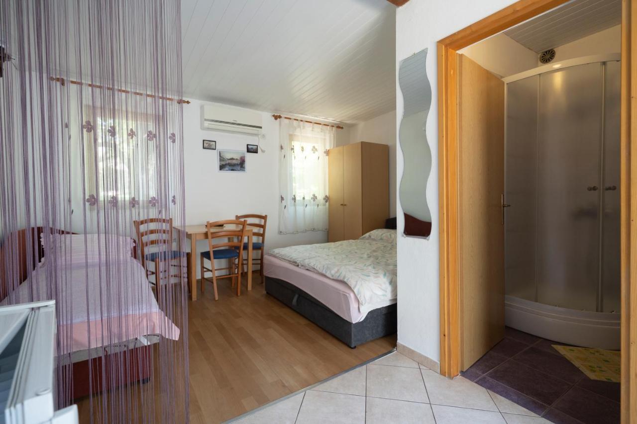 Studio Apartman Ema Gornji Karin Kültér fotó