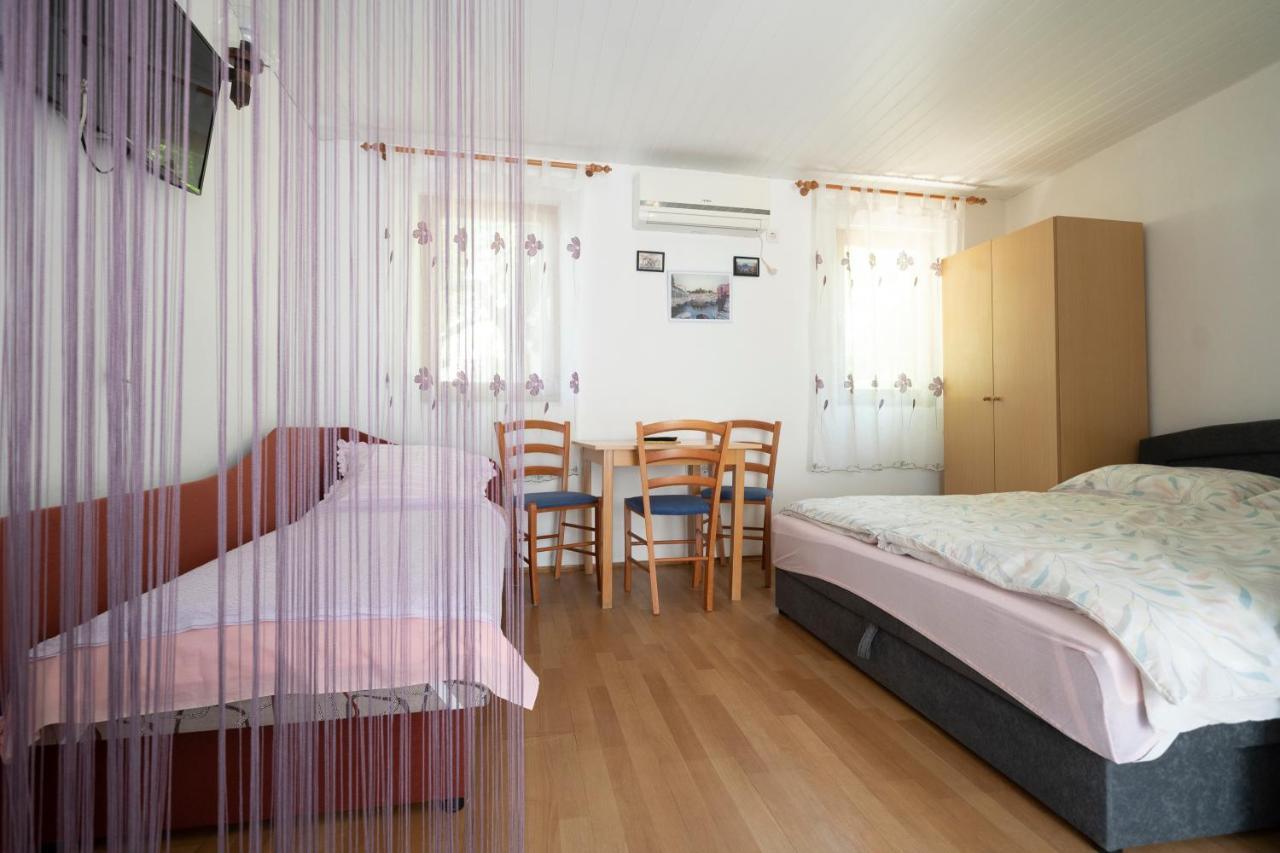 Studio Apartman Ema Gornji Karin Kültér fotó