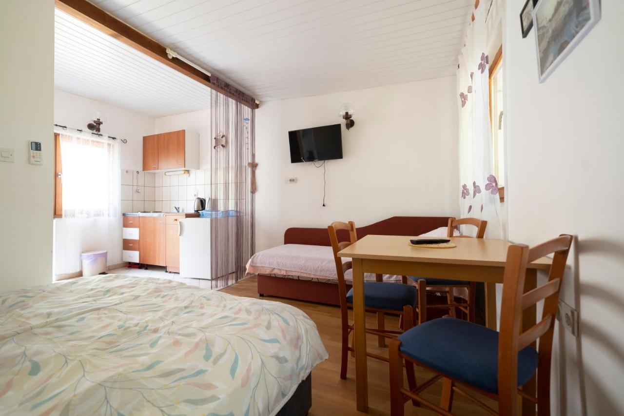Studio Apartman Ema Gornji Karin Kültér fotó